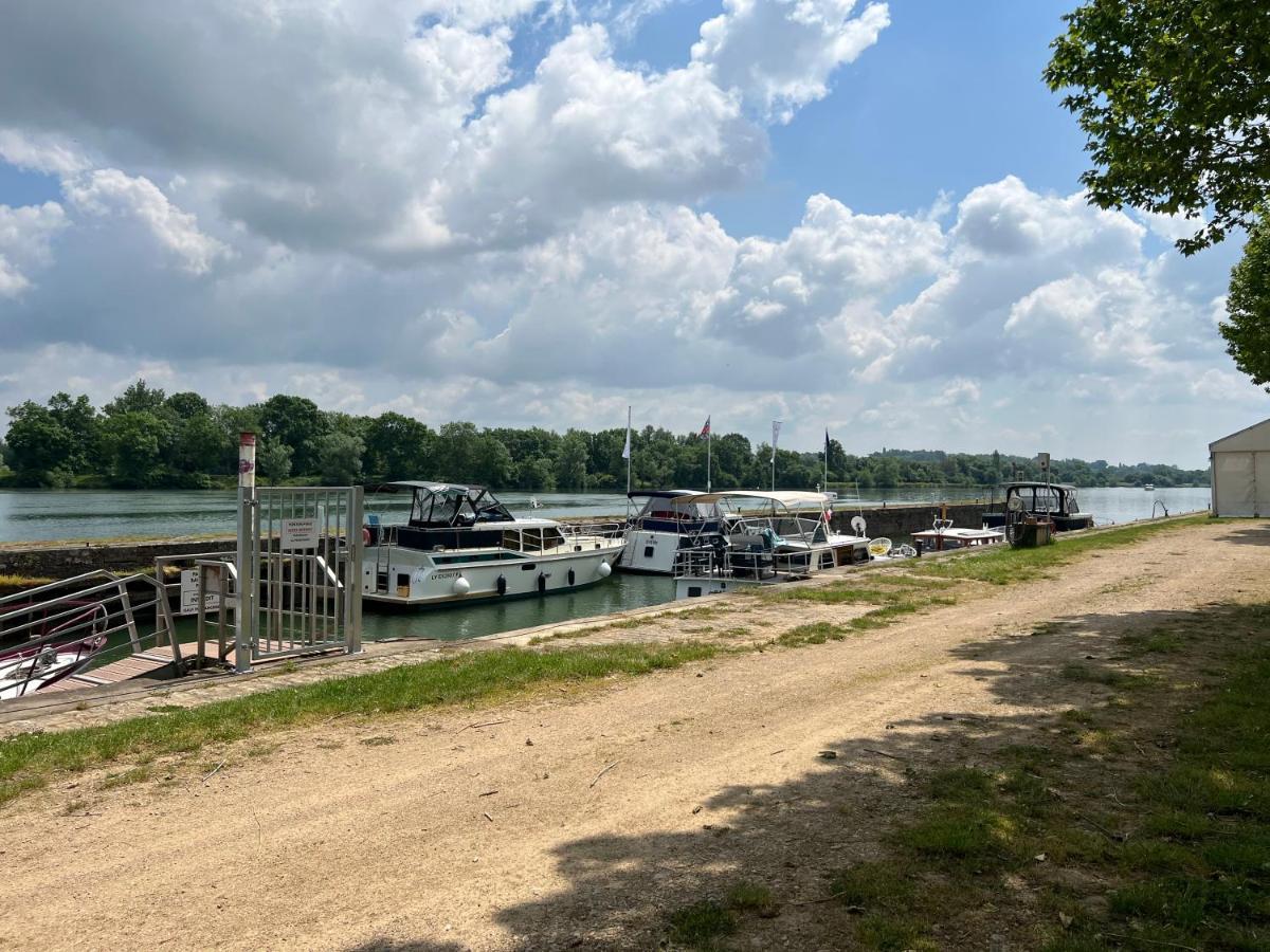 Gites De La Chapelle Gigny-sur-Saone Exteriör bild